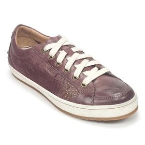NIB Taos Freedom Leather Sneaker in Bordeaux